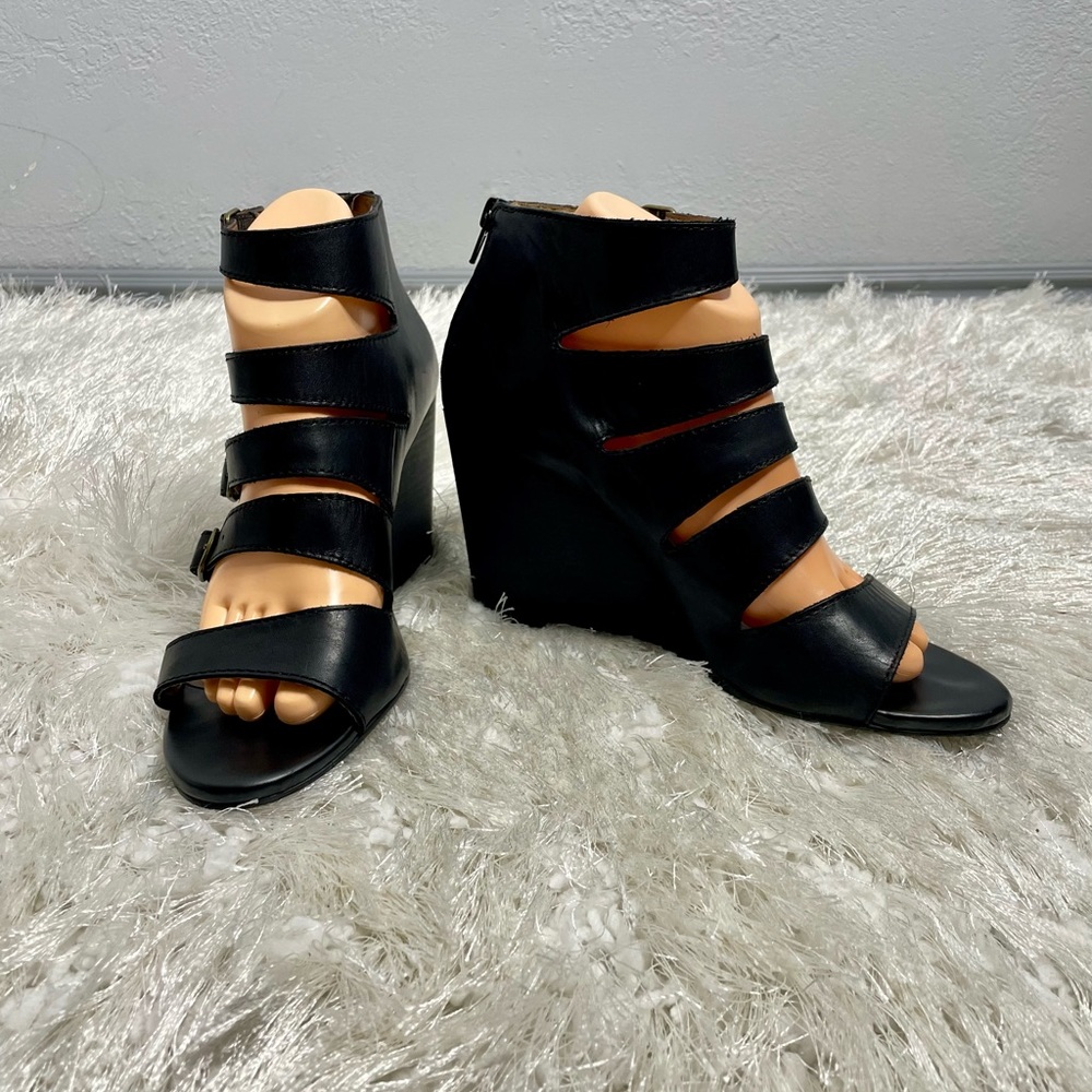 Lucky Brand Size 9 Black Leather Strap Wedge Heels